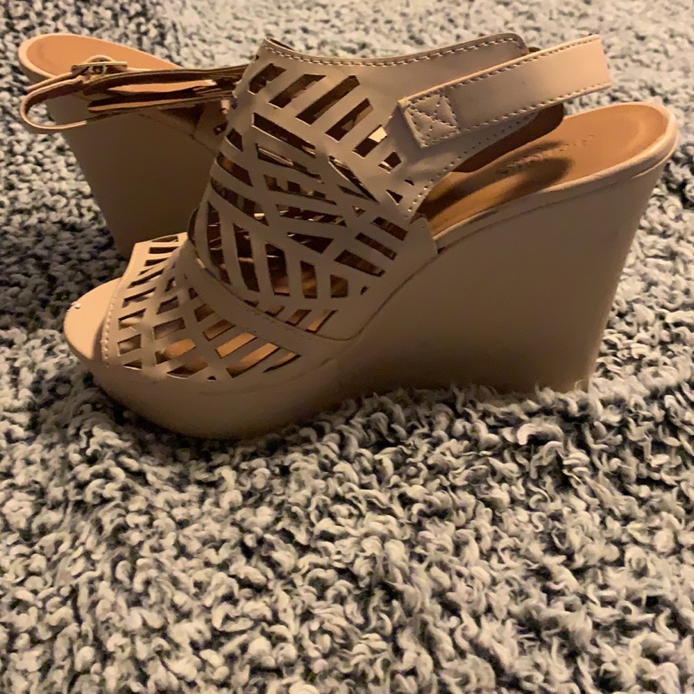 Pllatform shoe worn twice